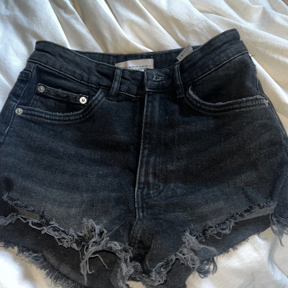 zara high rise jean shorts size 2